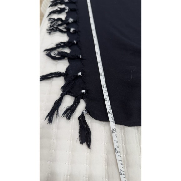 Black Sarong / Tapestry with Oriental Style Characters (Kanji) - Virtues - Picture 7 of 7